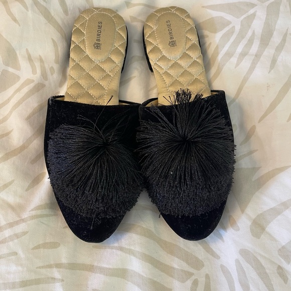 Birdies Shoes - Birdies 8.5 Songbird black velvet Pom Pom mules GUC